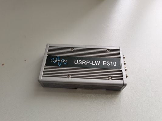 小型埋め込まれたUSRP SDRのソフトウェアによって定義されるラジオE310 Ettusのライト級選手