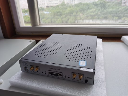 定義される120MHz 2952 USRPソフトウェアはKintex-7 FPGAを無線で送る