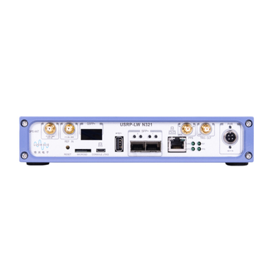 2つのTX/RXチャネル,RF 3MHz-6GHz,200MHz BW それぞれ,1 × QSFP+,2 × SFP+,1 × RJ45,USRPソフトウェアで定義された無線機器