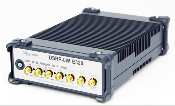 Ettus USRP E320 互換性. USRP-LW E320 2T2R RF 70 MHz-6 GHz 56 MHz BW 各12ビットADC/DAC USRPソフトウェア定義ラジオデバイス